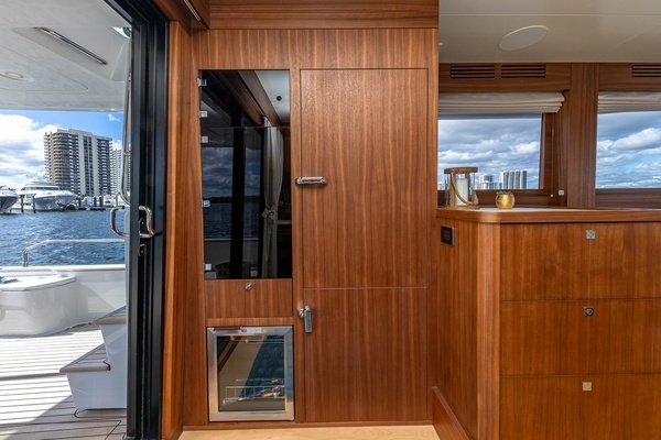 Sirena Flybridge Yacht For Sale