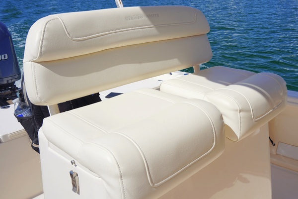 25ft Grady White Yacht For Sale