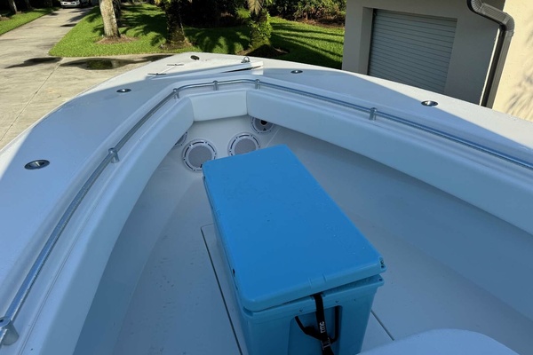 32ft Contender Yacht For Sale