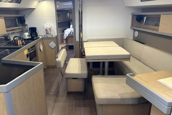 Tantalizer 45ft Beneteau Yacht For Sale