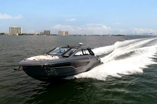 2023 Cruisers Yachts 42