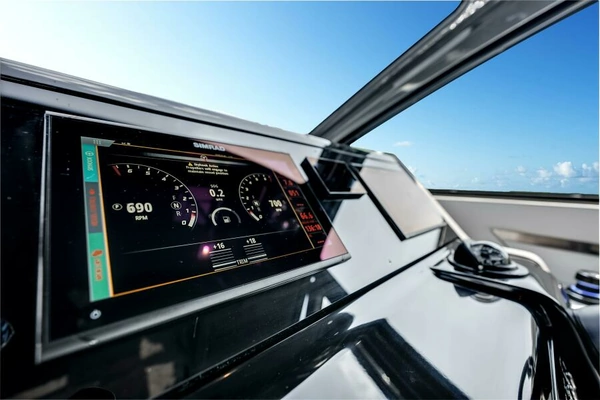 2023 Cruisers Yachts 42