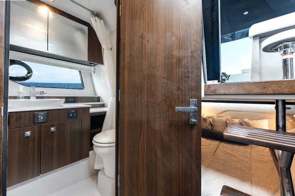 Ariel 42ft Cruisers Yachts Yacht For Sale