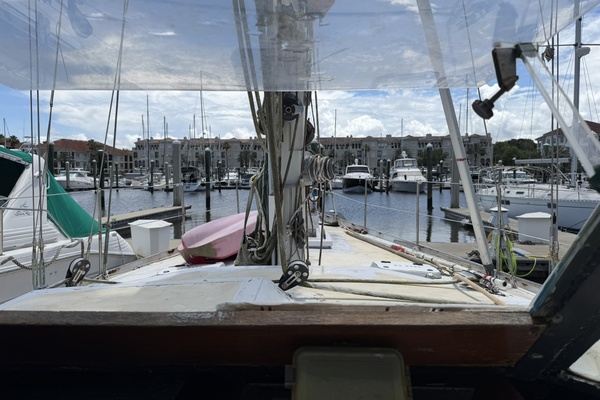 44ft Bruce Roberts Yacht For Sale