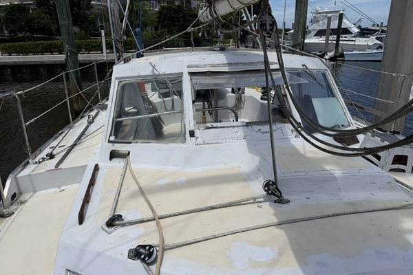 44ft Bruce Roberts Yacht For Sale