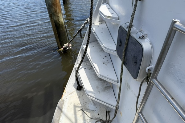 44ft Bruce Roberts Yacht For Sale