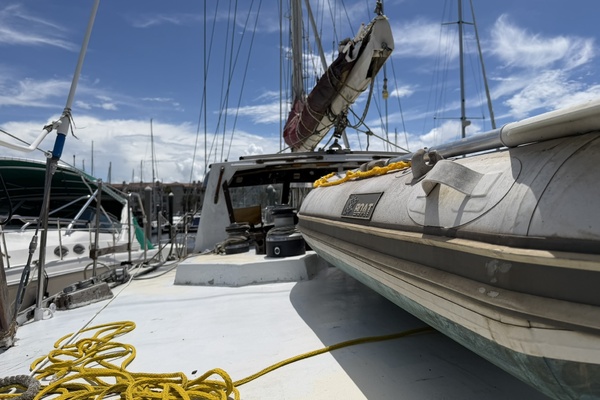 44ft Bruce Roberts Yacht For Sale