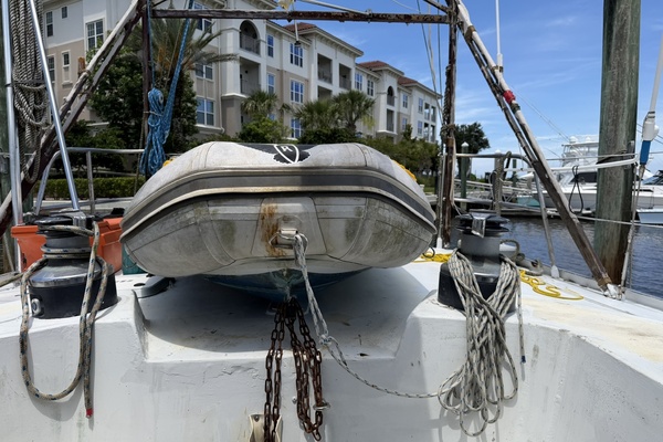 44ft Bruce Roberts Yacht For Sale