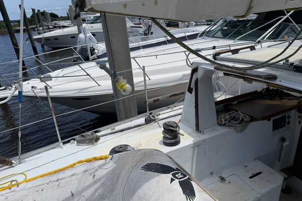 44ft Bruce Roberts Yacht For Sale