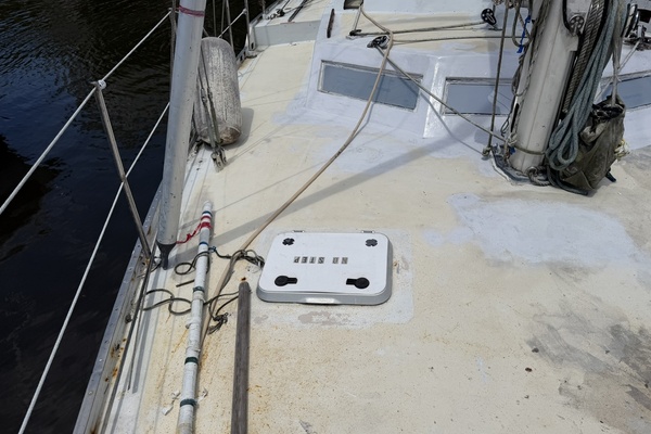 44ft Bruce Roberts Yacht For Sale