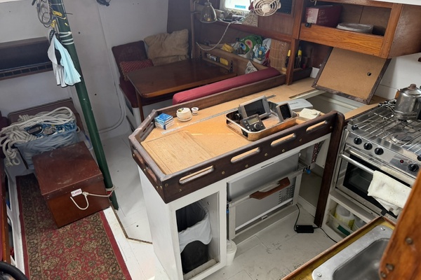 44ft Bruce Roberts Yacht For Sale