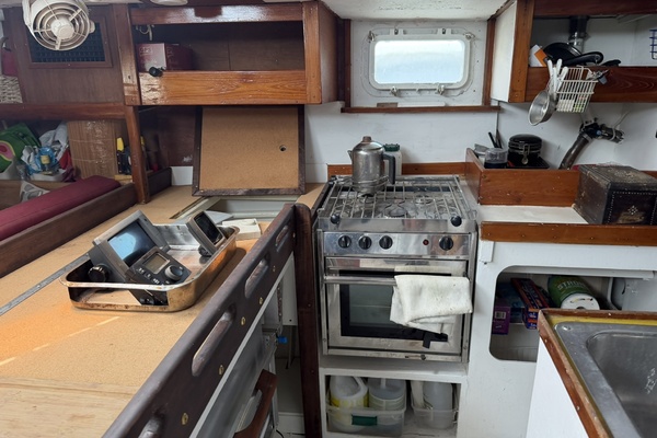 44ft Bruce Roberts Yacht For Sale
