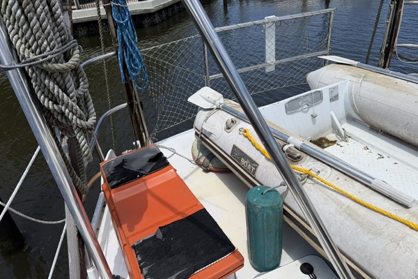 44ft Bruce Roberts Yacht For Sale