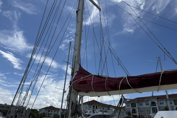 44ft Bruce Roberts Yacht For Sale