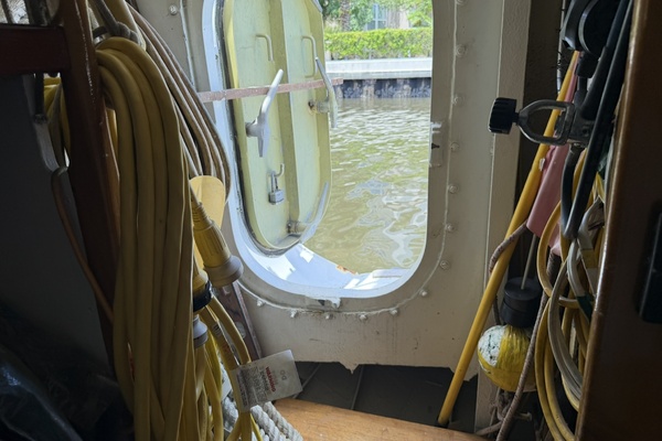 44ft Bruce Roberts Yacht For Sale
