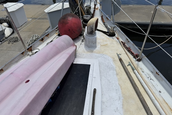 44ft Bruce Roberts Yacht For Sale