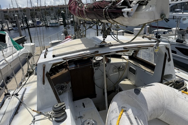 44ft Bruce Roberts Yacht For Sale