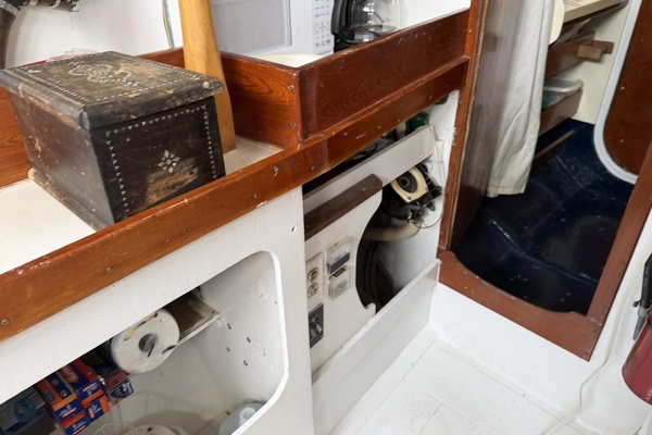 44ft Bruce Roberts Yacht For Sale