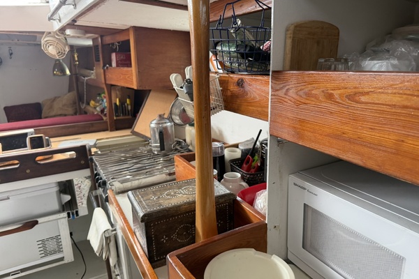 44ft Bruce Roberts Yacht For Sale