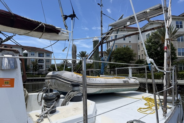 44ft Bruce Roberts Yacht For Sale