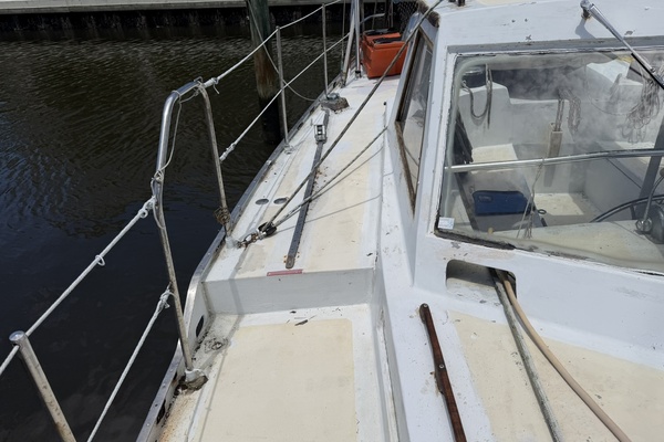 44ft Bruce Roberts Yacht For Sale