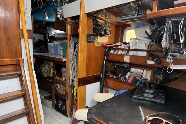 44ft Bruce Roberts Yacht For Sale
