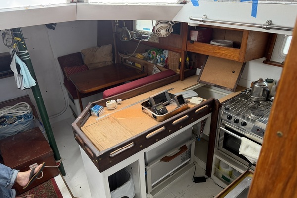 44ft Bruce Roberts Yacht For Sale