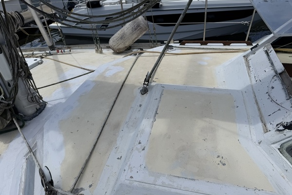 44ft Bruce Roberts Yacht For Sale