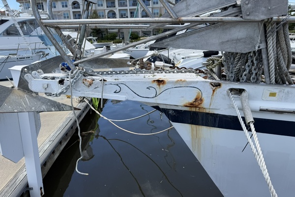 44ft Bruce Roberts Yacht For Sale