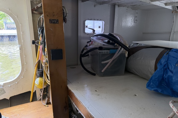 44ft Bruce Roberts Yacht For Sale