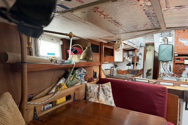44ft Bruce Roberts Yacht For Sale