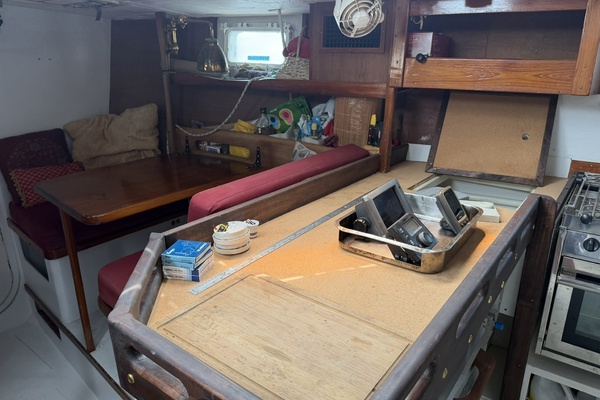 44ft Bruce Roberts Yacht For Sale