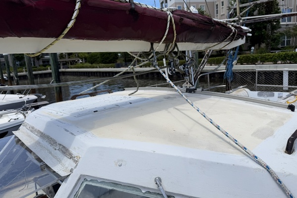 44ft Bruce Roberts Yacht For Sale