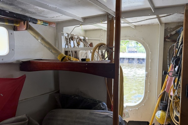 44ft Bruce Roberts Yacht For Sale