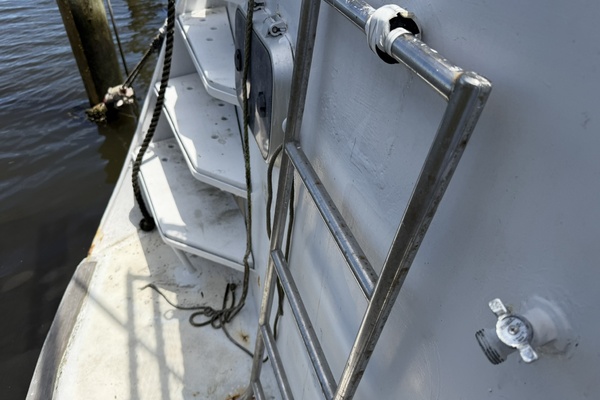 44ft Bruce Roberts Yacht For Sale