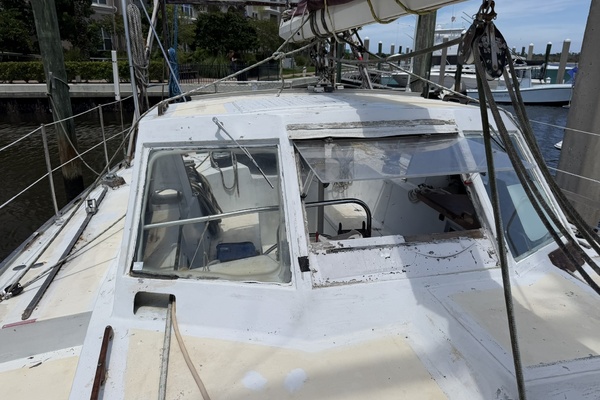 44ft Bruce Roberts Yacht For Sale