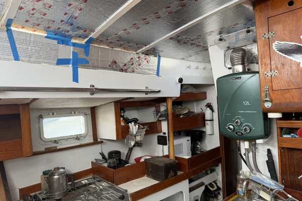 44ft Bruce Roberts Yacht For Sale