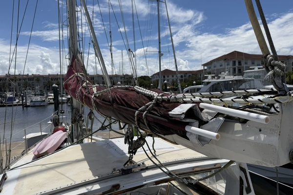 44ft Bruce Roberts Yacht For Sale