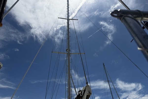 44ft Bruce Roberts Yacht For Sale