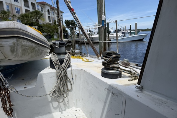 44ft Bruce Roberts Yacht For Sale