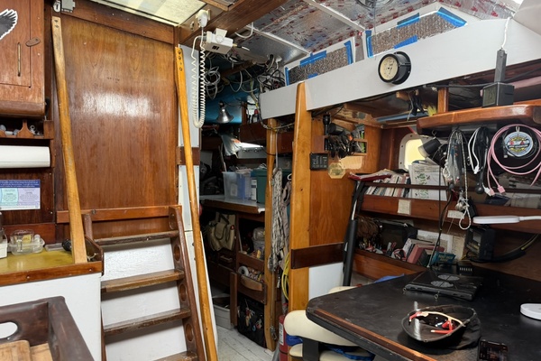 44ft Bruce Roberts Yacht For Sale