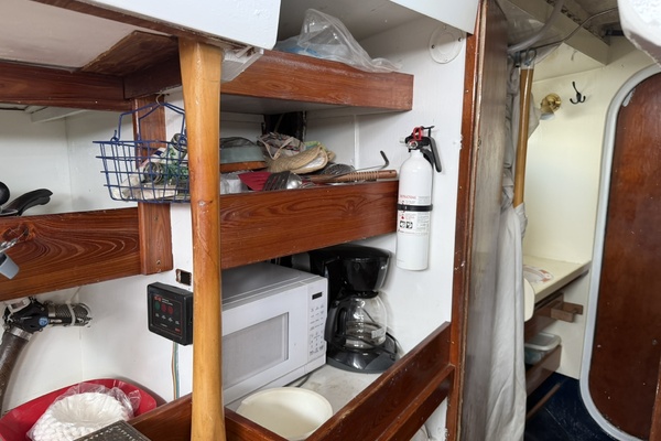 44ft Bruce Roberts Yacht For Sale