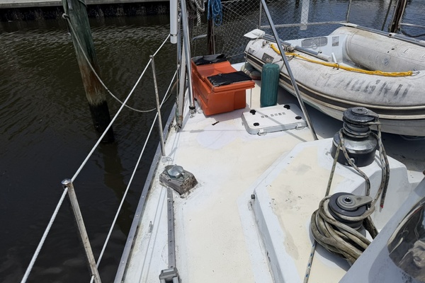 44ft Bruce Roberts Yacht For Sale