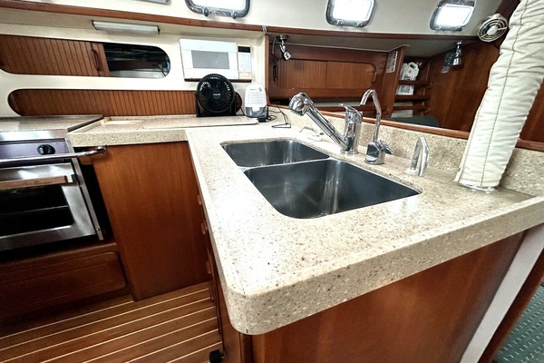 Free d Spirit 40ft Caliber Yacht For Sale
