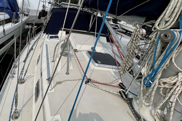 Free d Spirit 40ft Caliber Yacht For Sale