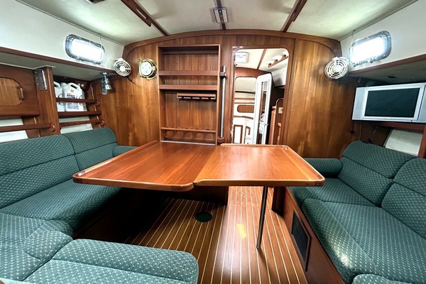Free d Spirit 40ft Caliber Yacht For Sale