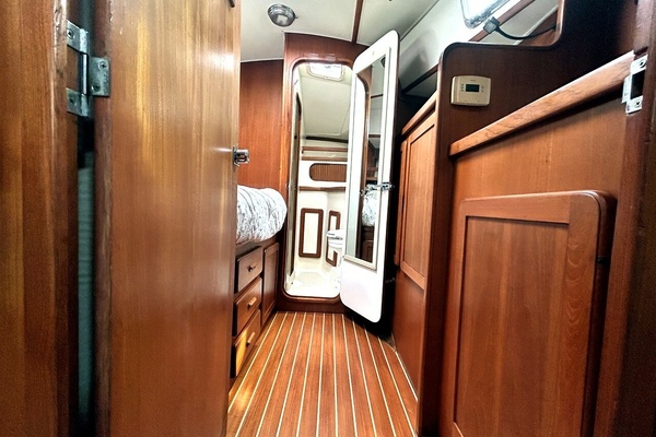Free d Spirit 40ft Caliber Yacht For Sale