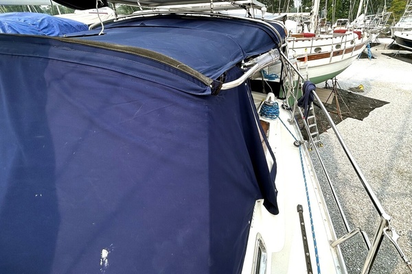 Free d Spirit 40ft Caliber Yacht For Sale