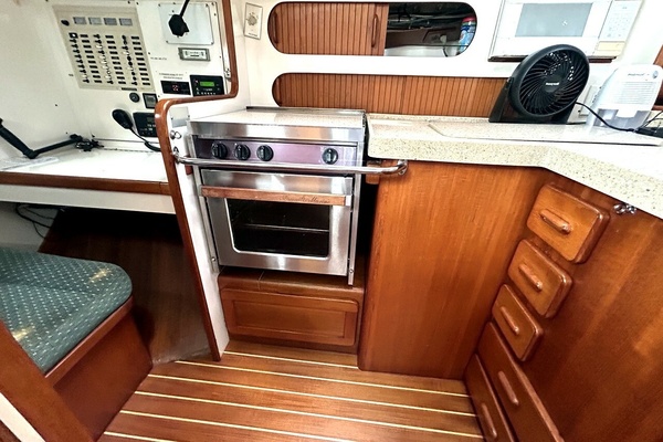 Free d Spirit 40ft Caliber Yacht For Sale