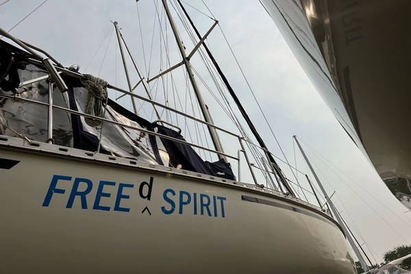 Free d Spirit 40ft Caliber Yacht For Sale